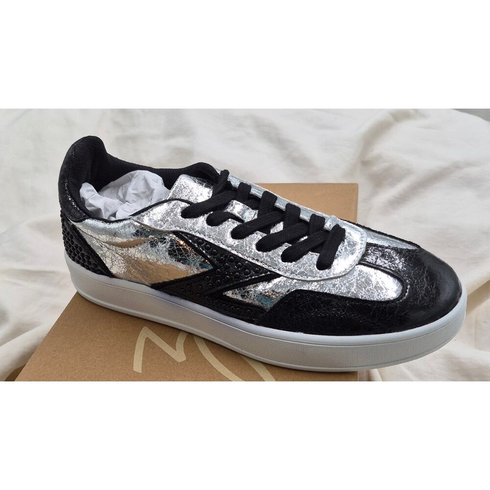 New Zodiac Women's Sansa Lace-Up Low top Sneaker silver and black size 5 M
